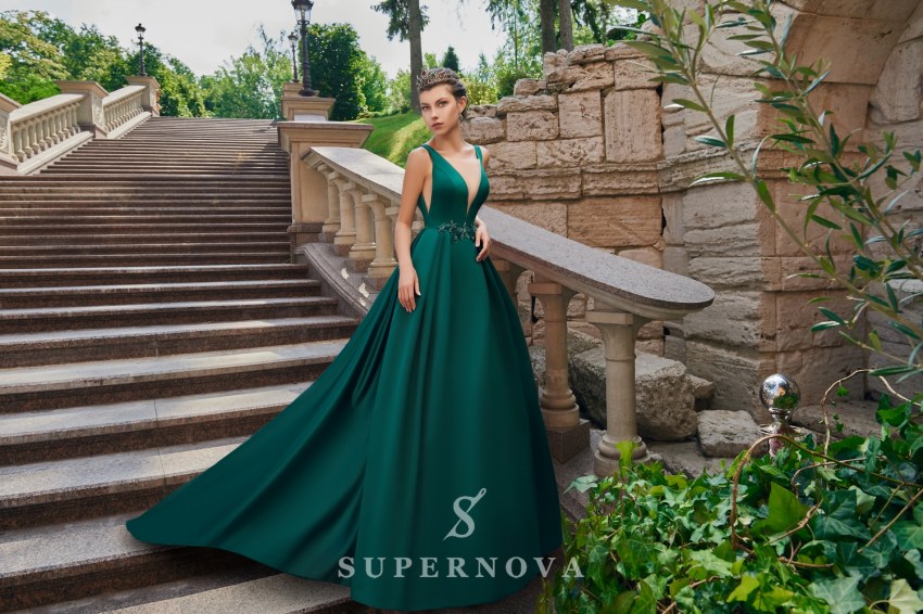 Satin evening dress with train on wholesale from the Super Nova. manufacturer. VN-027